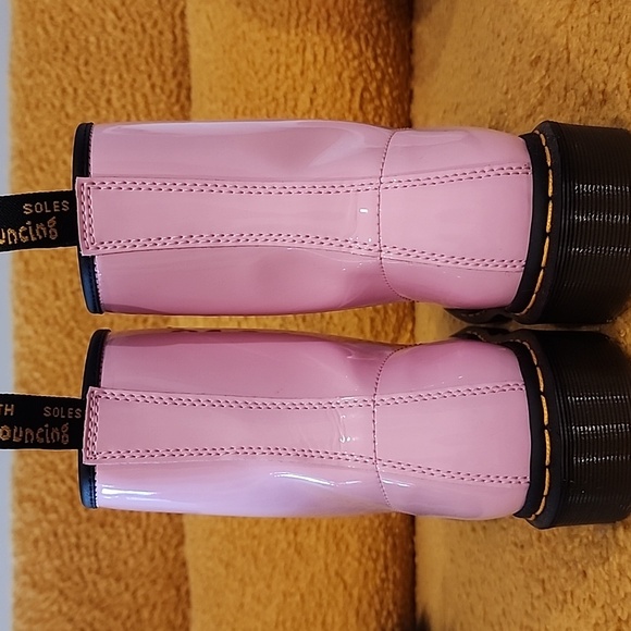 Dr. Marten 1460 Pale Pink Patent Leather Boot 10W/8.5M (US) Brand New - Picture 4 of 7